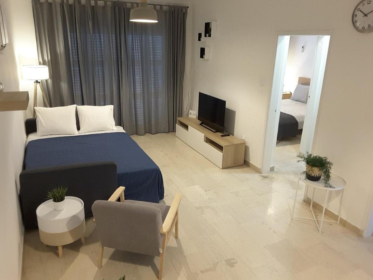 Апартаменты Blue Coast Semeli By The Sea Пафос Экстерьер фото
